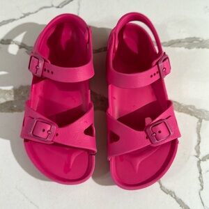 Super cute Birkenstock Rio Essentials sandals size 33